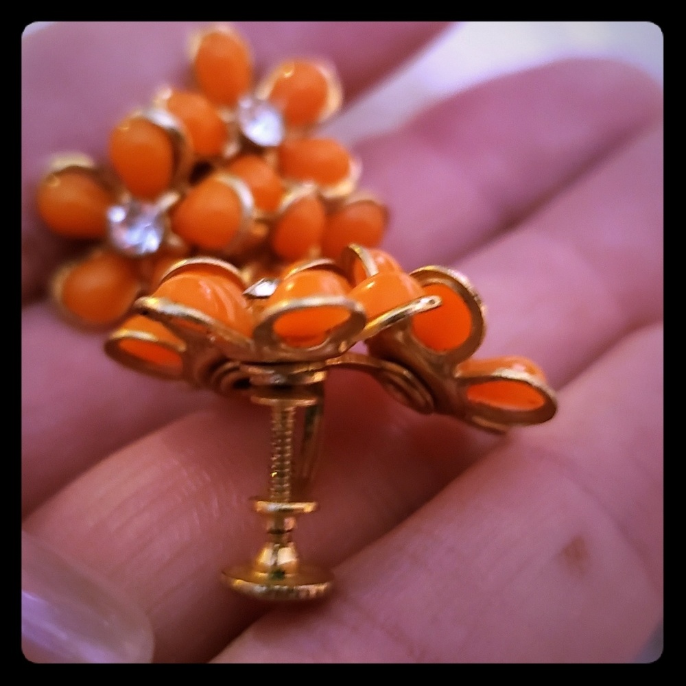 Screw on back earings